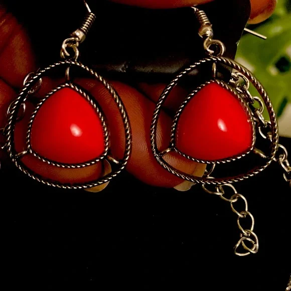 NWT! Fabulous Red and Silver Statement Piece Necklace Set w/ earrings. - Picture 2 of 2